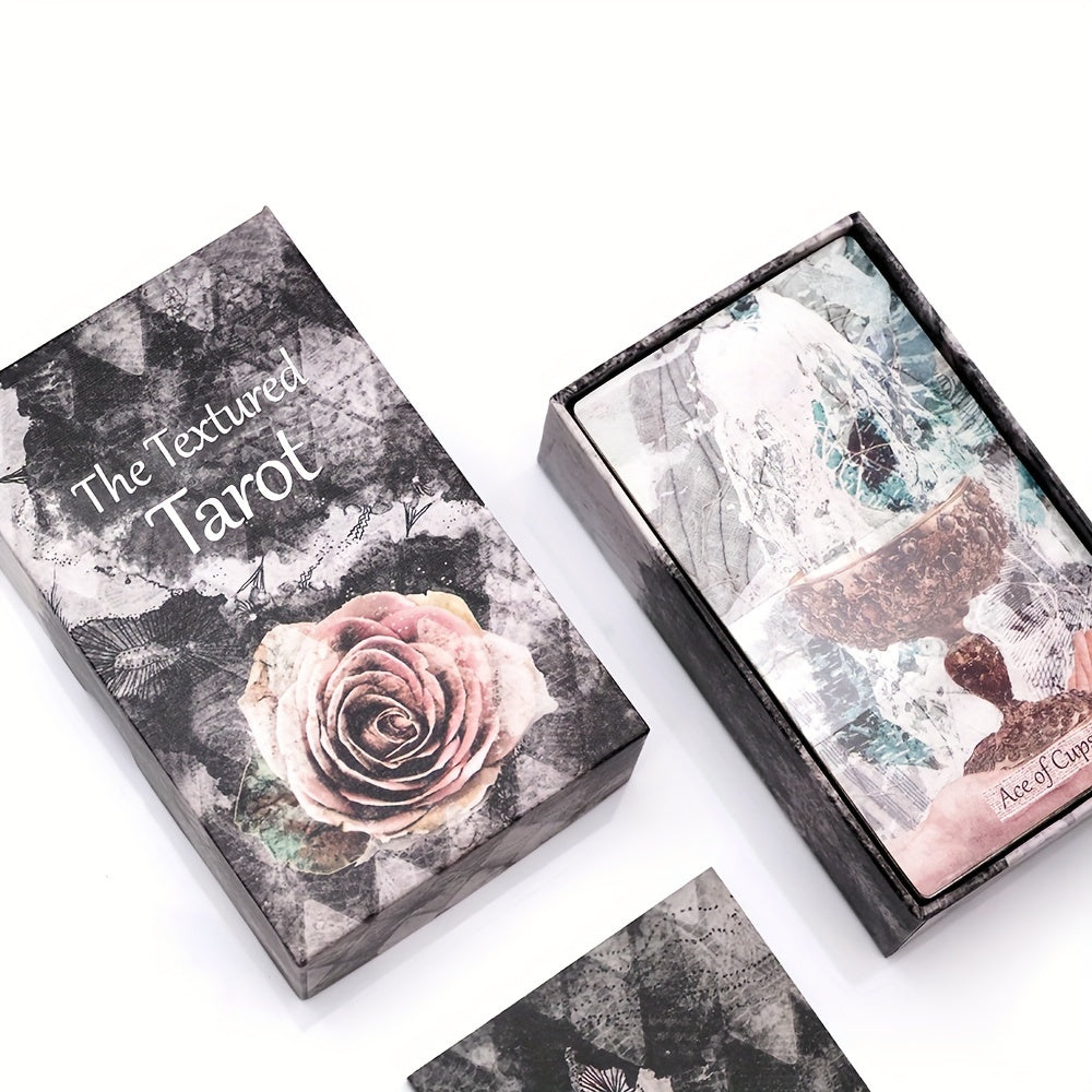 The Textured Tarot – 78 kort i konstnärlig collage-stil