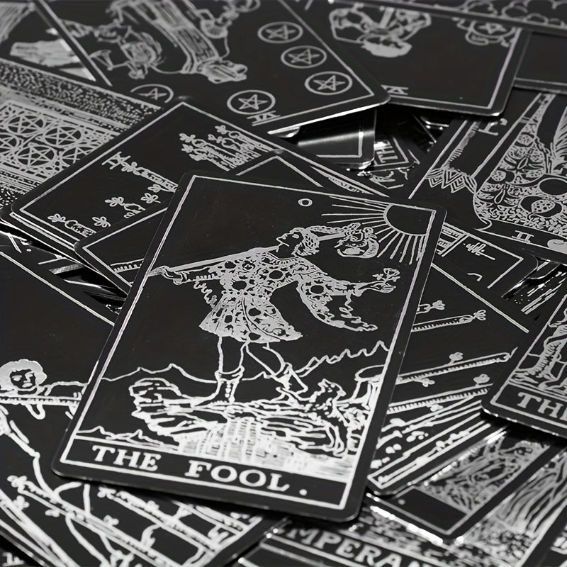 Rider-Waite svart och silver tarot – en klassiker i modern design | 13 x 8 cm